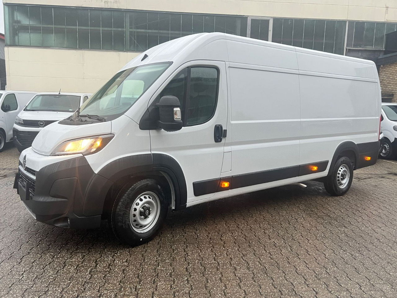 Opel Kasten 3,5 L4 H2 PS 180 Automatik+AHK Kasten 3,5 L4 H2 PS 180 Automatik+AHK - Βαν: φωτογραφία 2 Opel Kasten 3,5 L4 H2 PS 180 Automatik+AHK Kasten 3,5 L4 H2 PS 180 Automatik+AHK - Βαν: φωτογραφία 2