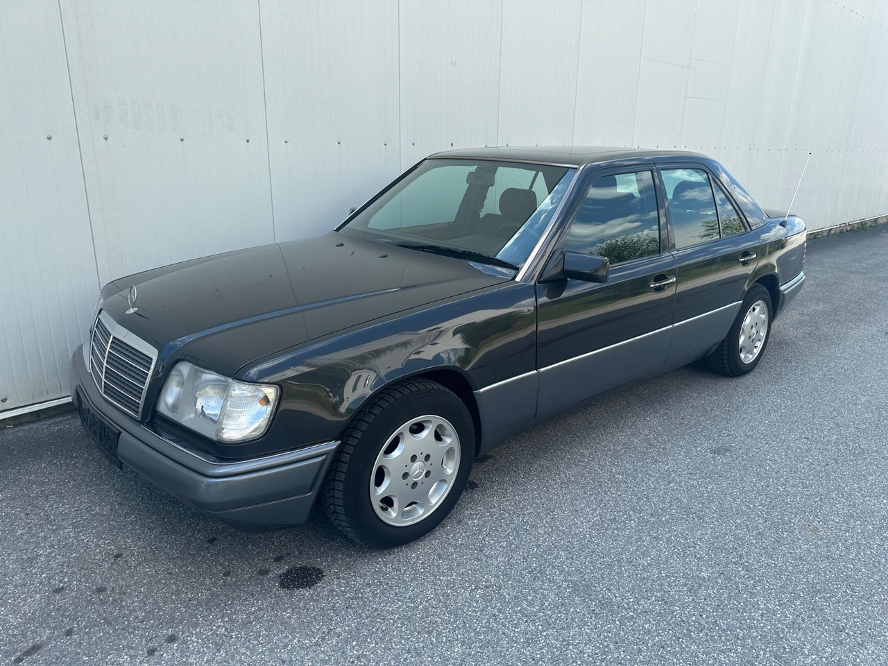 Mercedes-Benz E 250 DIESEL - Λιμουζίνα/ Sedan: φωτογραφία 1 Mercedes-Benz E 250 DIESEL - Λιμουζίνα/ Sedan: φωτογραφία 1