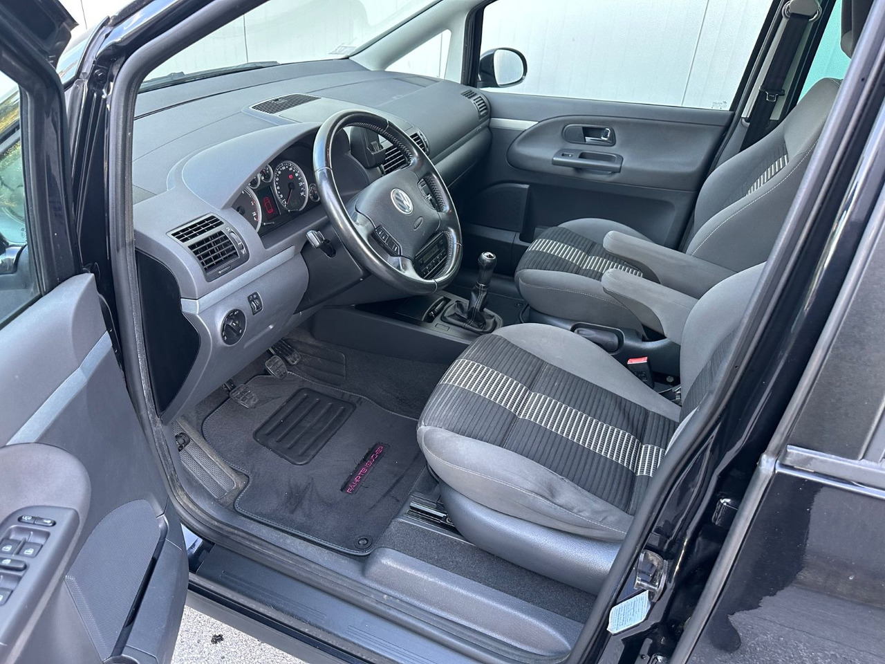 Volkswagen Sharan 2.0TDI Comfortline - Επιβατικό βαν: φωτογραφία 5 Volkswagen Sharan 2.0TDI Comfortline - Επιβατικό βαν: φωτογραφία 5