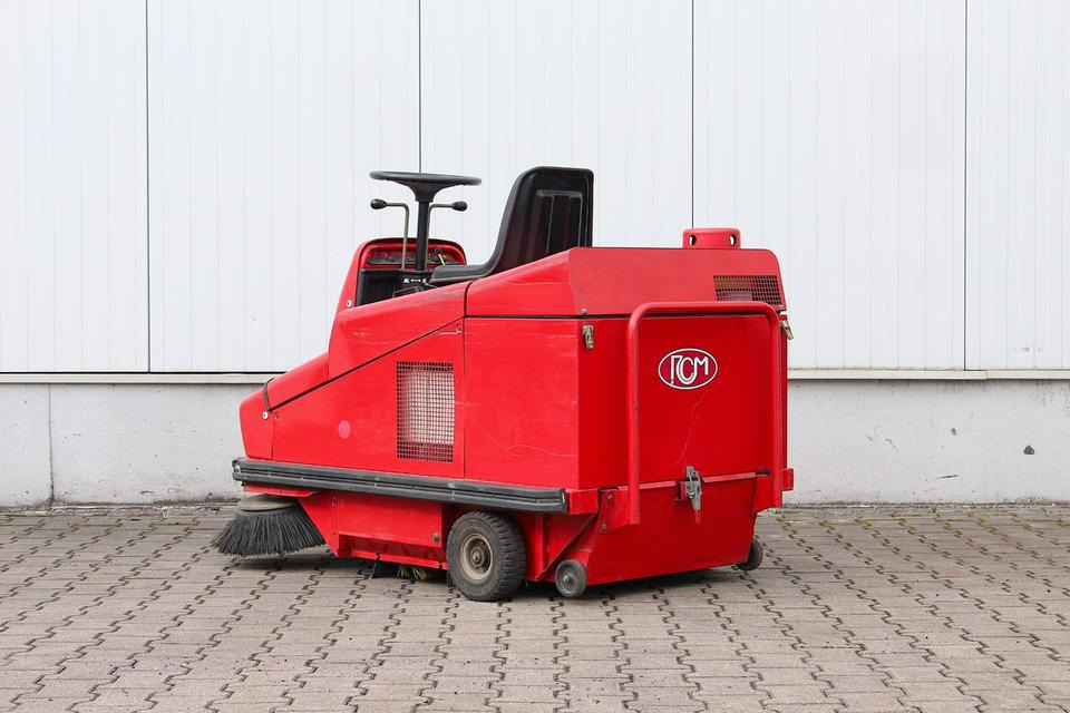 RCM R703 E/1 elektro Aufsitz- Kehrsaugmaschine Kehrmaschine - Βιομηχανικό σάρωθρο: φωτογραφία 4 RCM R703 E/1 elektro Aufsitz- Kehrsaugmaschine Kehrmaschine - Βιομηχανικό σάρωθρο: φωτογραφία 4