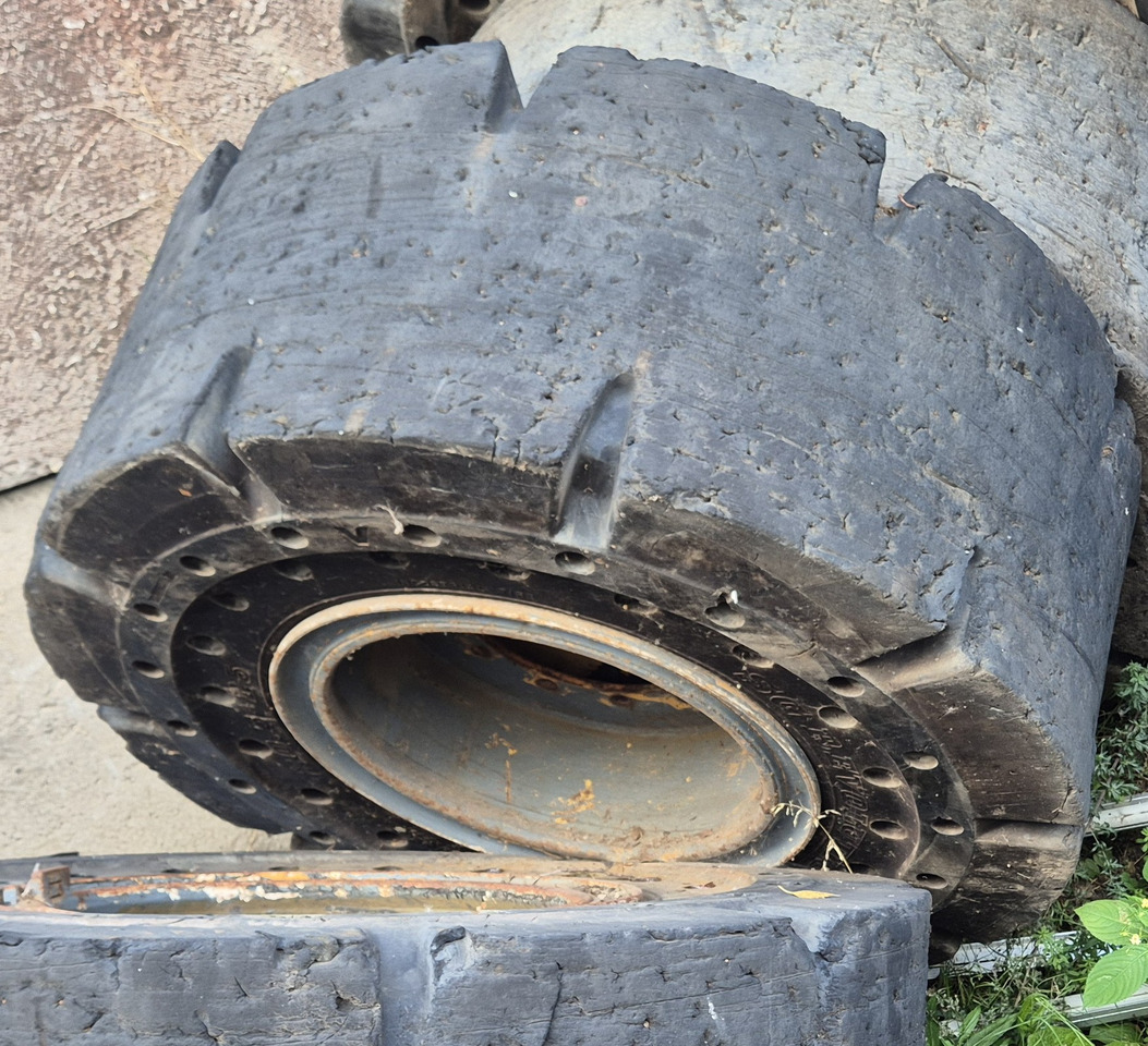 JCB 426, 435, 436 - Πλήρης τροχός για Ελαστιχοφόρος φορτωτής: φωτογραφία 1 JCB 426, 435, 436 - Πλήρης τροχός για Ελαστιχοφόρος φορτωτής: φωτογραφία 1