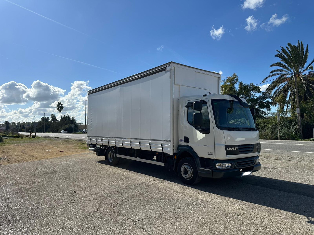 DAF LF 45.250 - Φορτηγό μουσαμάς: φωτογραφία 4 DAF LF 45.250 - Φορτηγό μουσαμάς: φωτογραφία 4
