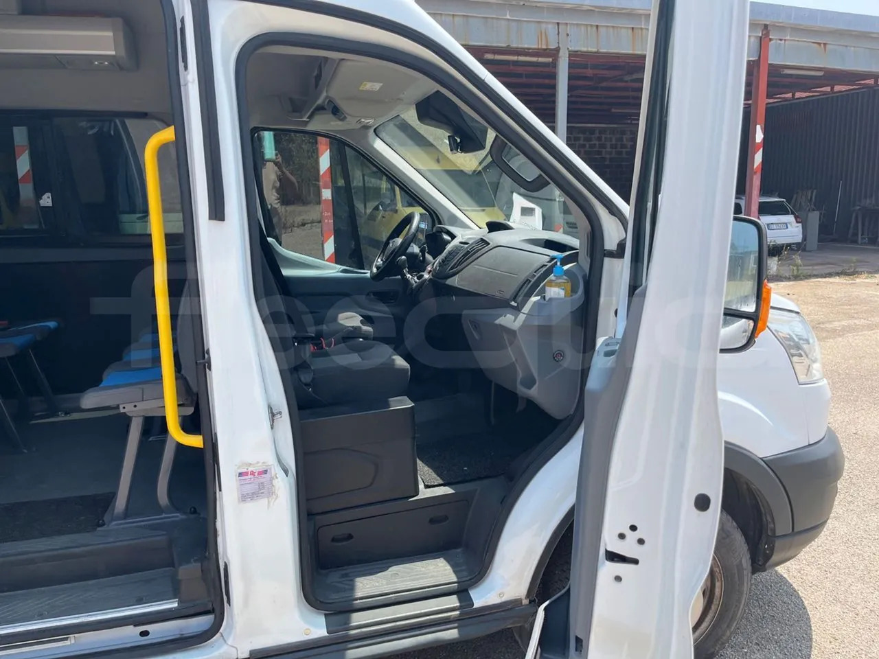 Μικρό λεωφορείο, Επιβατικό βαν Ford Transit: φωτογραφία 13 Μικρό λεωφορείο, Επιβατικό βαν Ford Transit: φωτογραφία 13