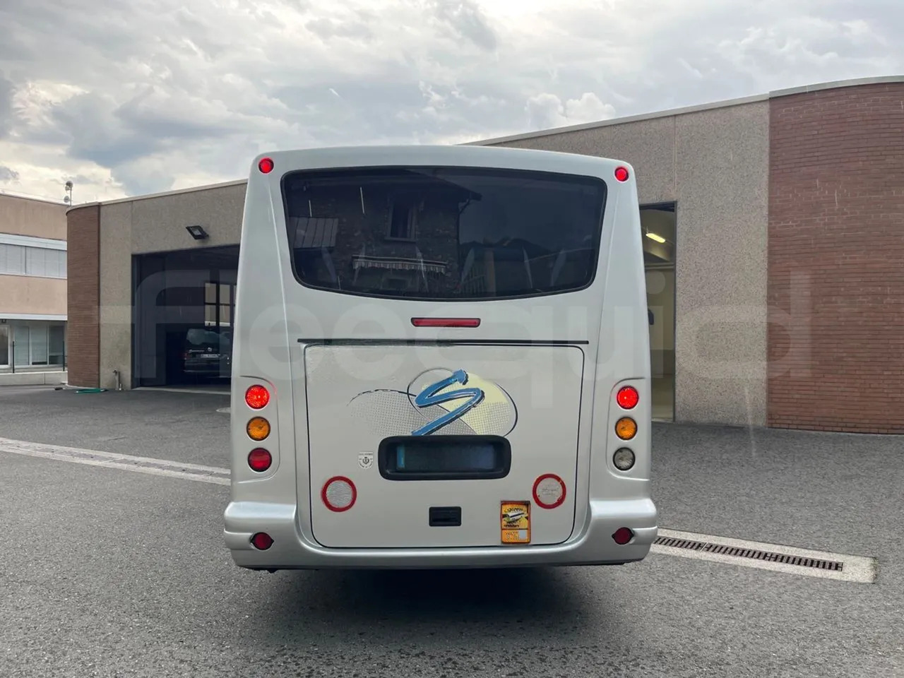 Mercedes-Benz MB 818 S - Πούλμαν: φωτογραφία 5 Mercedes-Benz MB 818 S - Πούλμαν: φωτογραφία 5