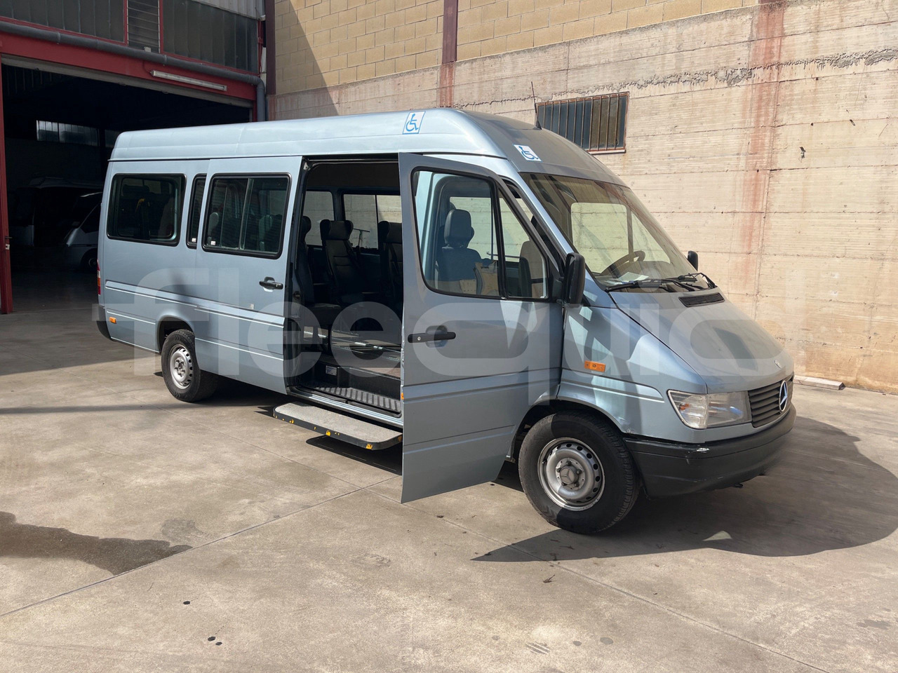 Προαστιακό λεωφορείο Mercedes-Benz Sprinter: φωτογραφία 10 Προαστιακό λεωφορείο Mercedes-Benz Sprinter: φωτογραφία 10