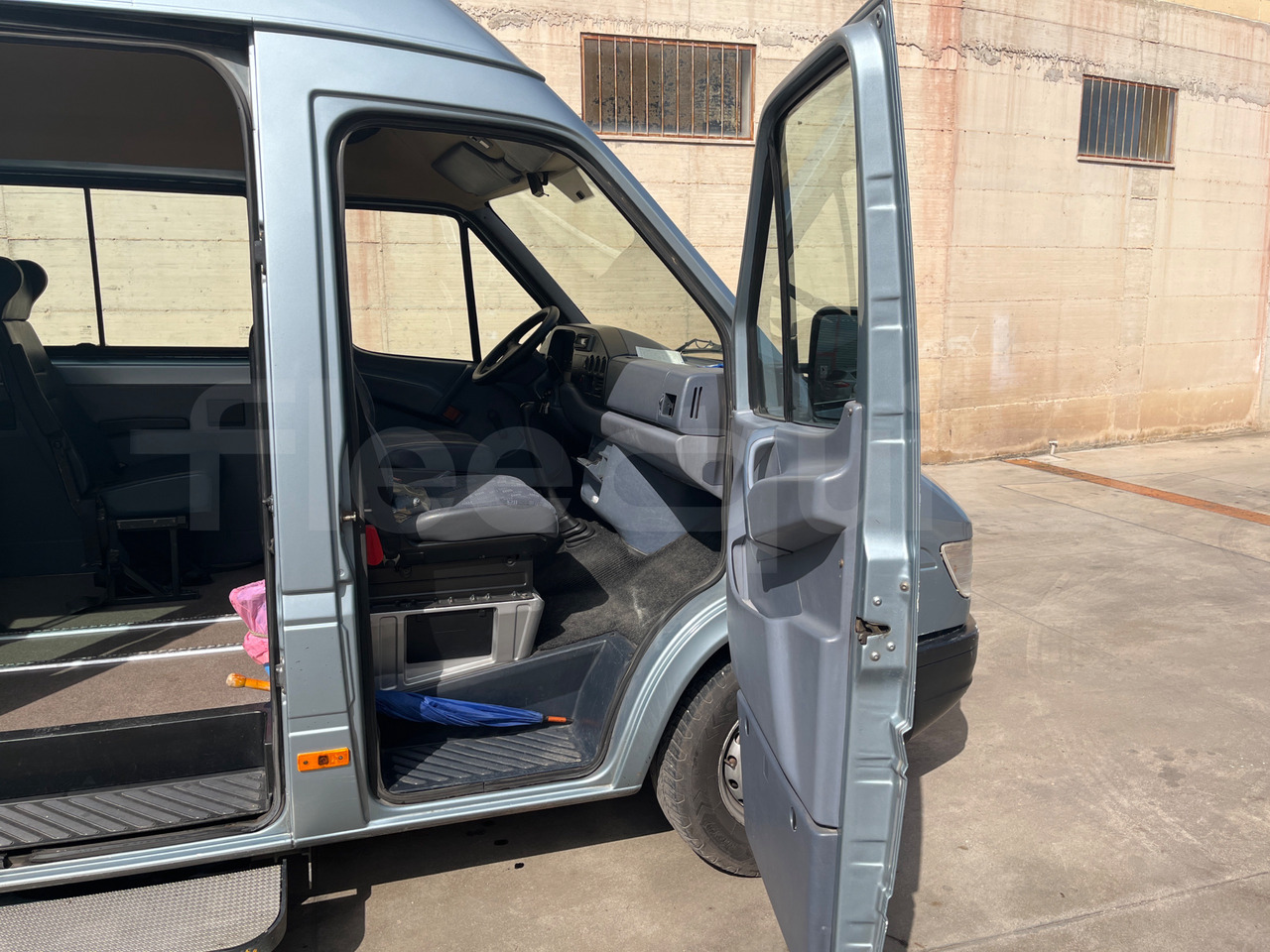 Προαστιακό λεωφορείο Mercedes-Benz Sprinter: φωτογραφία 13 Προαστιακό λεωφορείο Mercedes-Benz Sprinter: φωτογραφία 13