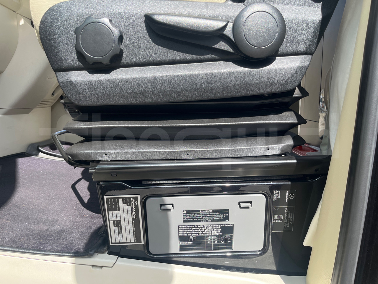 Μικρό λεωφορείο, Επιβατικό βαν Mercedes-Benz Sprinter: φωτογραφία 17