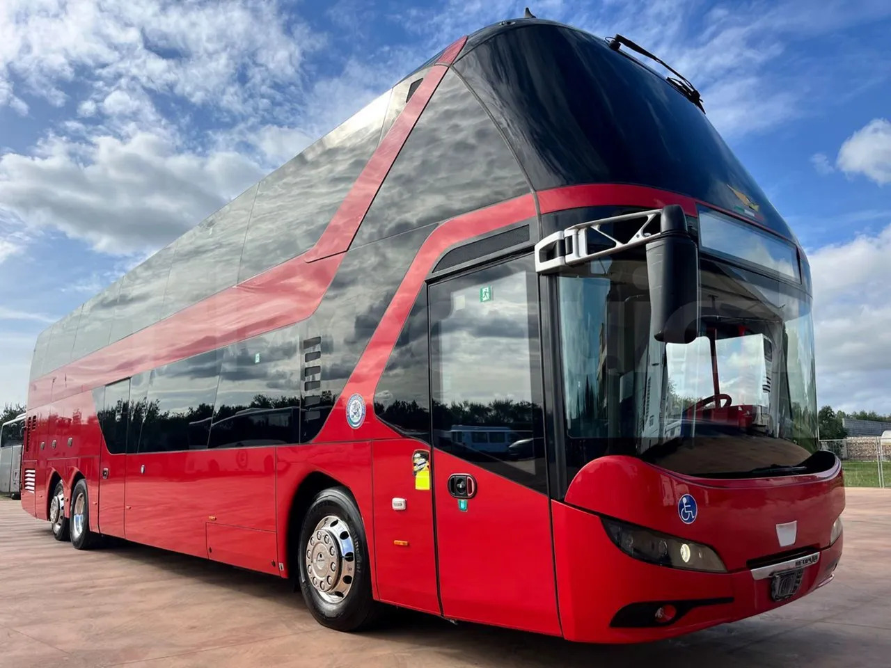 Neoplan Skyliner - Πούλμαν: φωτογραφία 1 Neoplan Skyliner - Πούλμαν: φωτογραφία 1