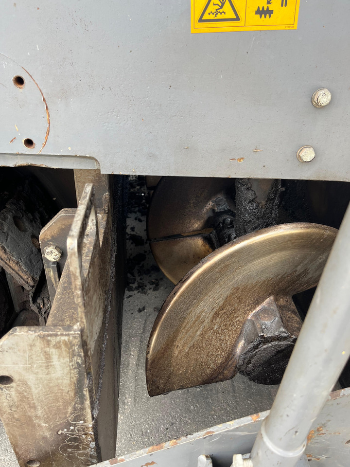 VÖGELE SUPER 2100-3i - Διαστρωτήρας ασφάλτου: φωτογραφία 4 VÖGELE SUPER 2100-3i - Διαστρωτήρας ασφάλτου: φωτογραφία 4