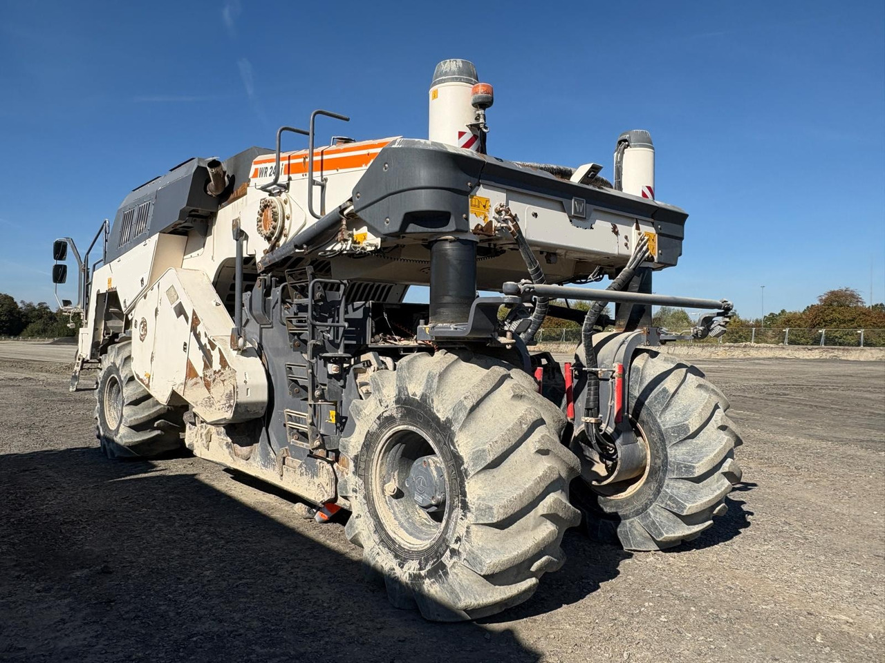 WIRTGEN WR 240i - Σταθεροποιητή εδάφους: φωτογραφία 2 WIRTGEN WR 240i - Σταθεροποιητή εδάφους: φωτογραφία 2