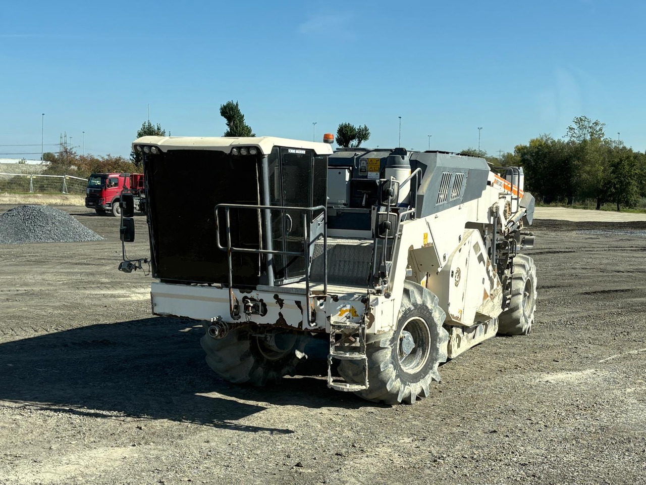 WIRTGEN WR 240i - Σταθεροποιητή εδάφους: φωτογραφία 1 WIRTGEN WR 240i - Σταθεροποιητή εδάφους: φωτογραφία 1