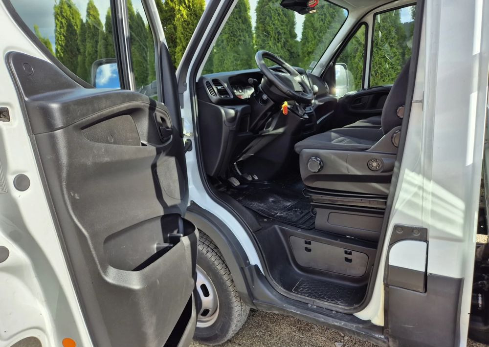 Iveco 35C15 3.0 - Μικρό φορτηγό με καρότσα: φωτογραφία 5 Iveco 35C15 3.0 - Μικρό φορτηγό με καρότσα: φωτογραφία 5