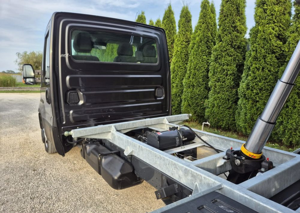 Iveco 35C18 3.0 180KM - Όχημα με ανατρεπομενη καροτσα: φωτογραφία 4 Iveco 35C18 3.0 180KM - Όχημα με ανατρεπομενη καροτσα: φωτογραφία 4