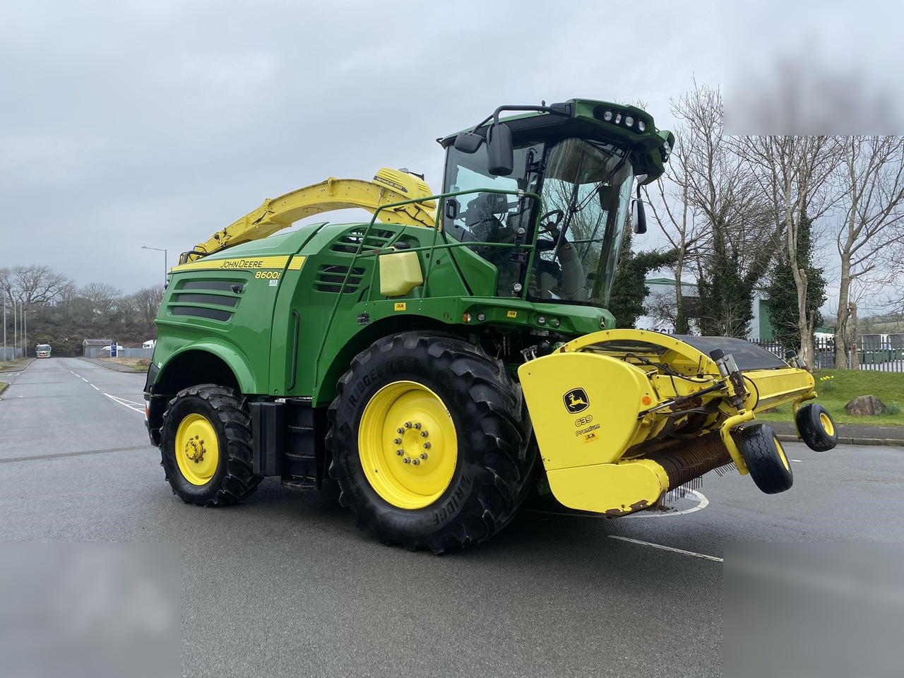 2020 JOHN DEERE 8600 - Ενσιρωτική μηχανή: φωτογραφία 2 2020 JOHN DEERE 8600 - Ενσιρωτική μηχανή: φωτογραφία 2