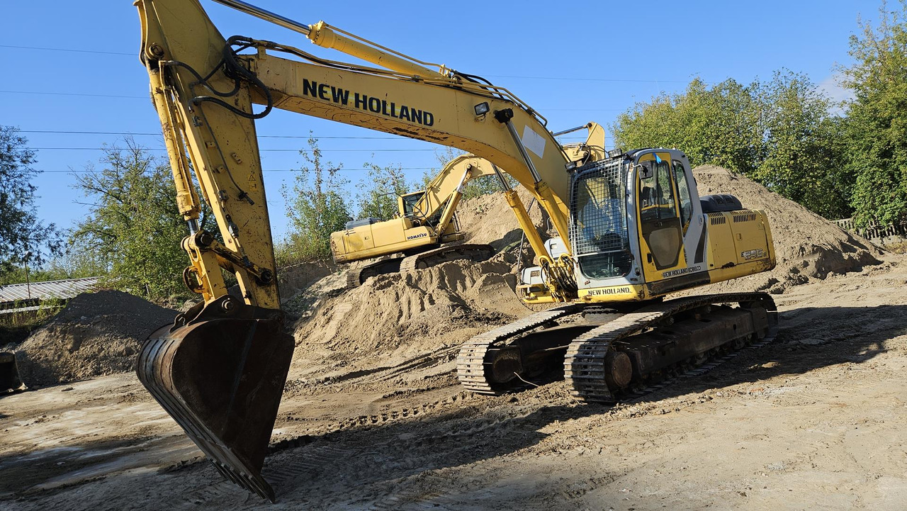 NEW HOLLAND E 245 B - Ερπυστριοφόρος εκσκαφέας: φωτογραφία 3 NEW HOLLAND E 245 B - Ερπυστριοφόρος εκσκαφέας: φωτογραφία 3