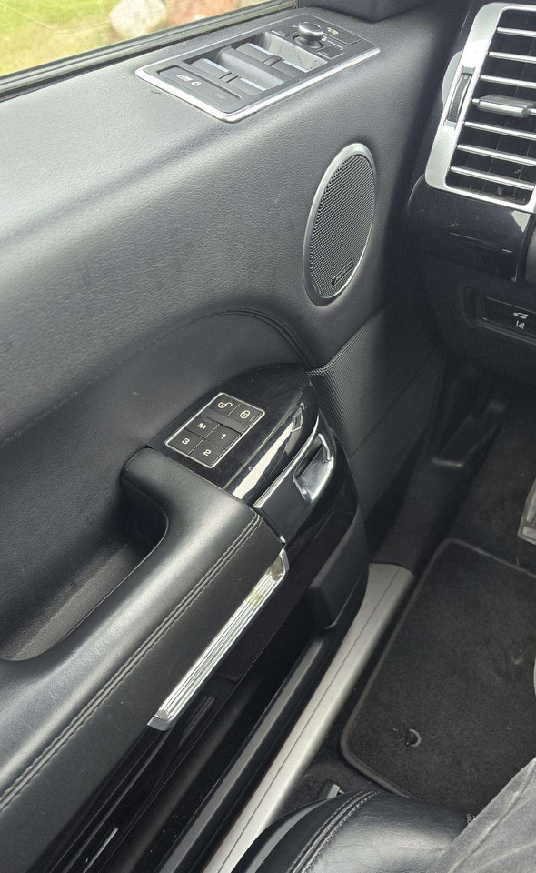 SUV Land Rover Range Rover: φωτογραφία 9 SUV Land Rover Range Rover: φωτογραφία 9