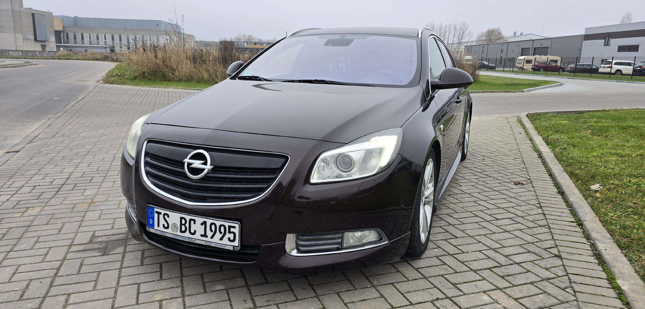 Opel Insignia - Station wagon: φωτογραφία 1 Opel Insignia - Station wagon: φωτογραφία 1
