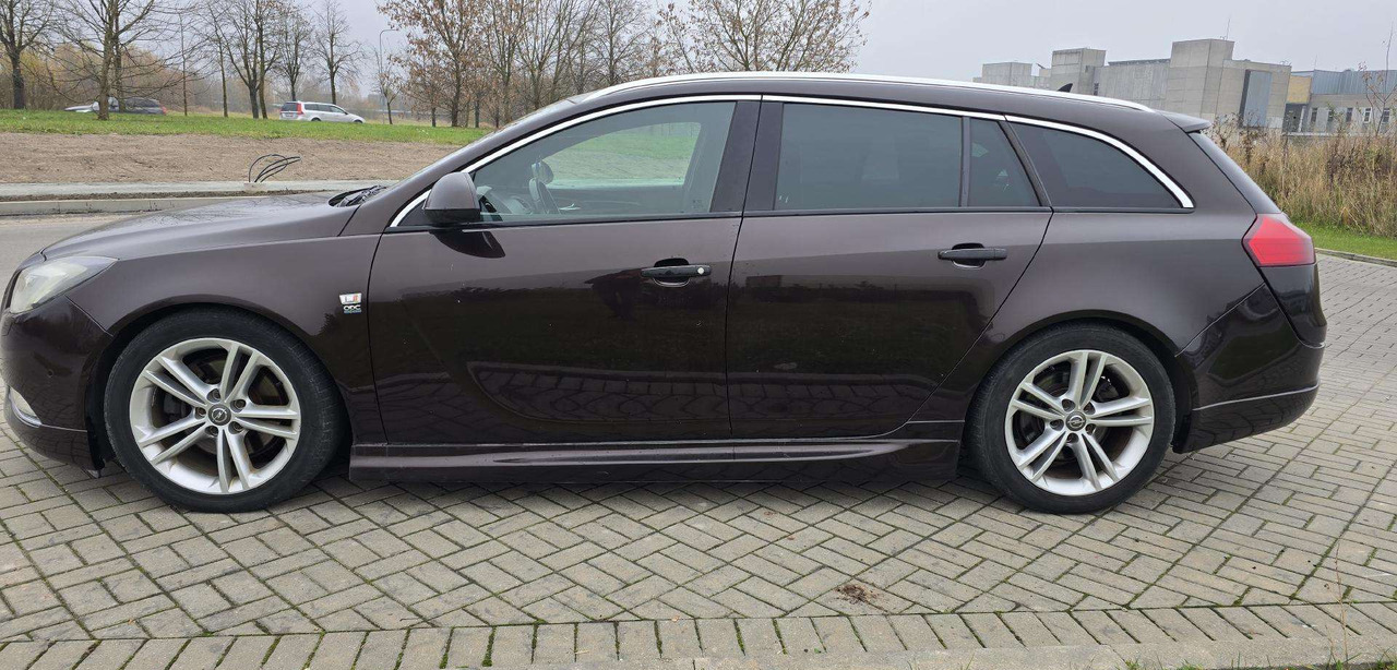 Opel Insignia - Station wagon: φωτογραφία 3 Opel Insignia - Station wagon: φωτογραφία 3