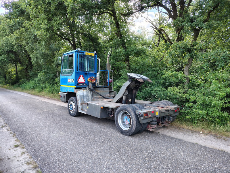 Terberg Yt180 - Τράκτορες τελωνείων: φωτογραφία 3 Terberg Yt180 - Τράκτορες τελωνείων: φωτογραφία 3