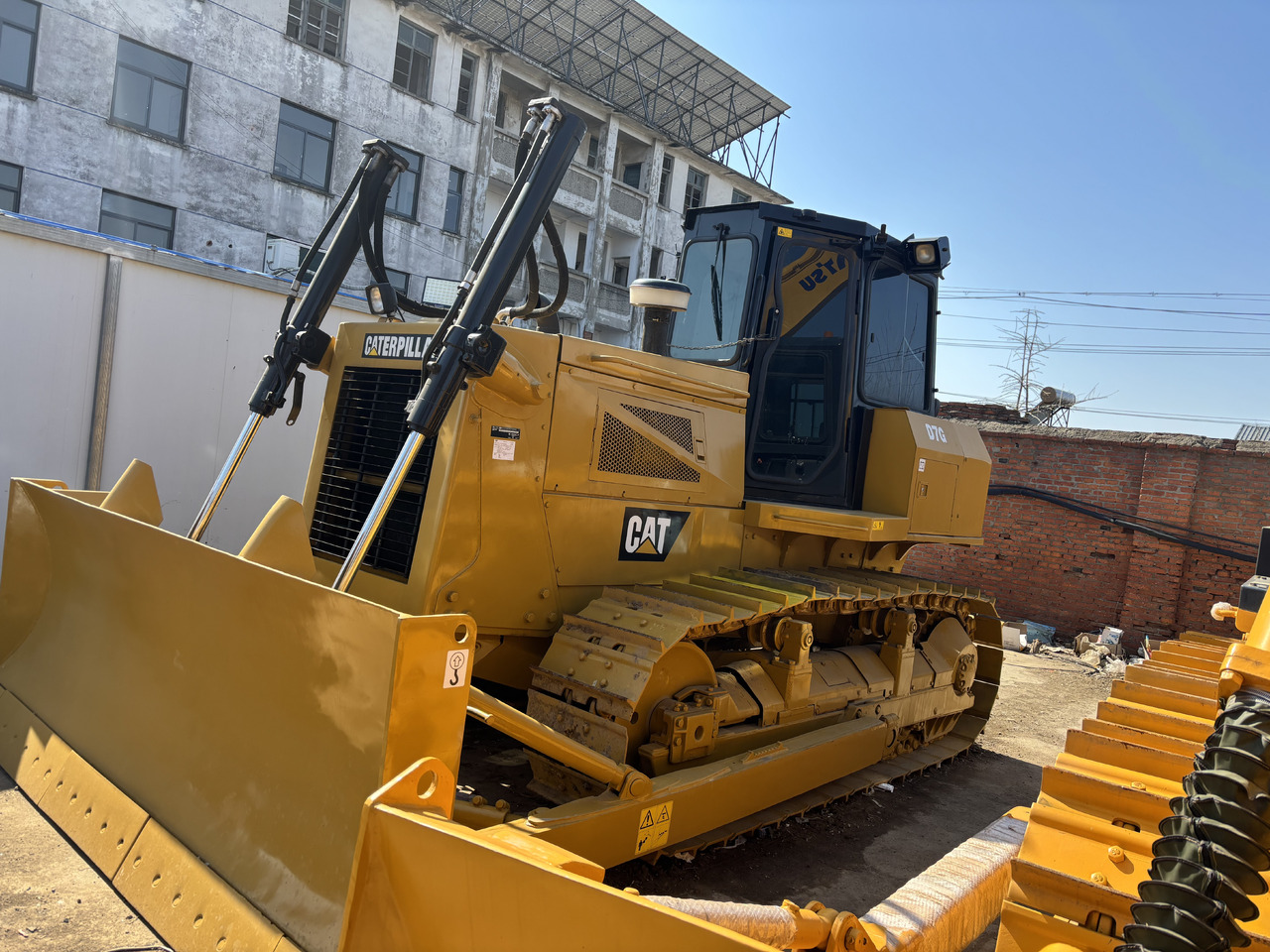 CATERPILLAR D7G USED bulldozer good condition ready to work - Μπουλντόζα: φωτογραφία 1 CATERPILLAR D7G USED bulldozer good condition ready to work - Μπουλντόζα: φωτογραφία 1
