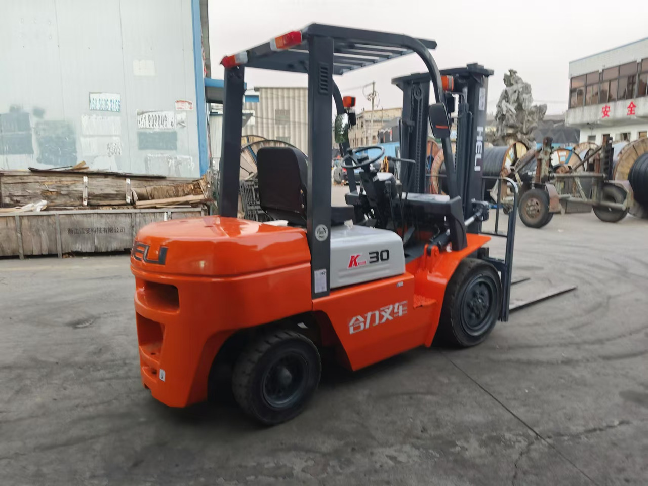 HELI k30 used 3 ton diesel forklift Customizable mast clamps low price - Πετρελαιοκίνητο περονοφόρο: φωτογραφία 4 HELI k30 used 3 ton diesel forklift Customizable mast clamps low price - Πετρελαιοκίνητο περονοφόρο: φωτογραφία 4