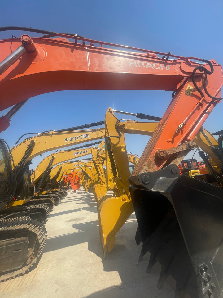 HITACHI ZX350 crawler excavator low hours excellent condition original - Ερπυστριοφόρος εκσκαφέας: φωτογραφία 3 HITACHI ZX350 crawler excavator low hours excellent condition original - Ερπυστριοφόρος εκσκαφέας: φωτογραφία 3