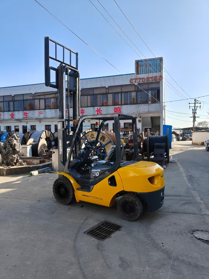 KOMATSU FD30T japan brand used 3 ton forklift Komatsu diesel forklift - Πετρελαιοκίνητο περονοφόρο: φωτογραφία 3 KOMATSU FD30T japan brand used 3 ton forklift Komatsu diesel forklift - Πετρελαιοκίνητο περονοφόρο: φωτογραφία 3
