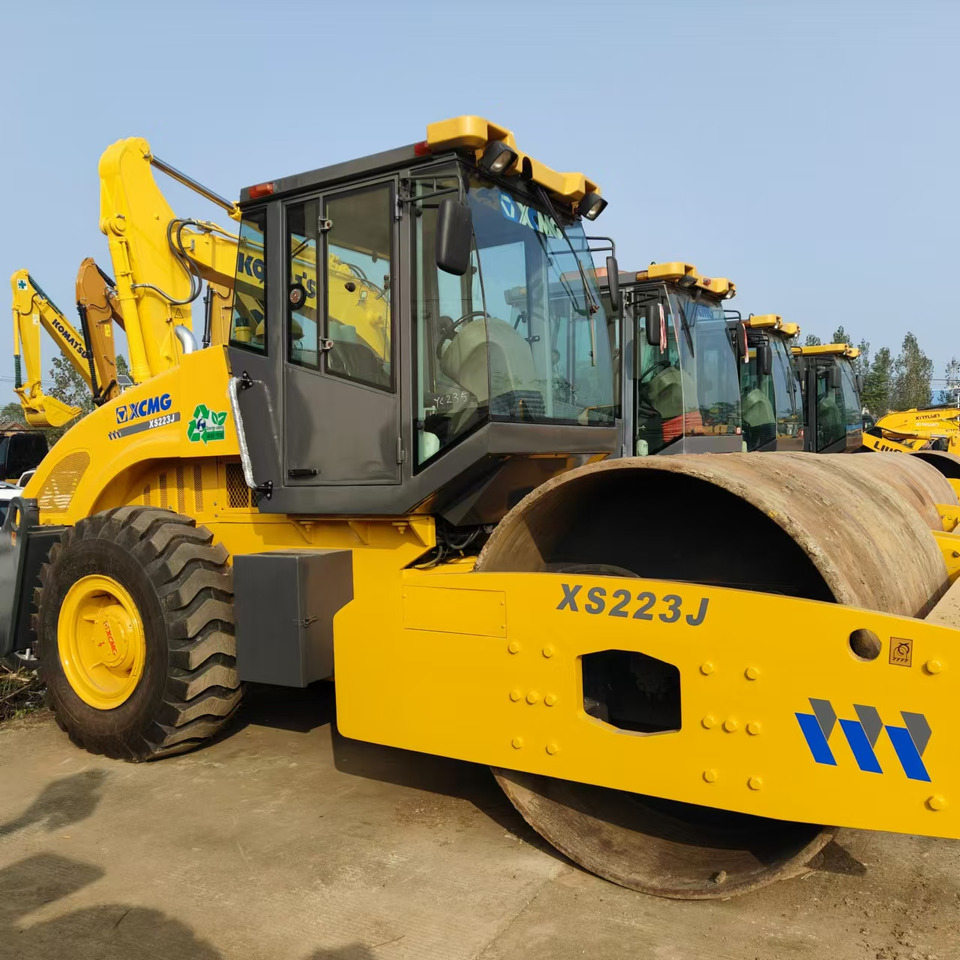 XCMG XS223J - Ασφαλτικός οδοστρωτήρας: φωτογραφία 1 XCMG XS223J - Ασφαλτικός οδοστρωτήρας: φωτογραφία 1