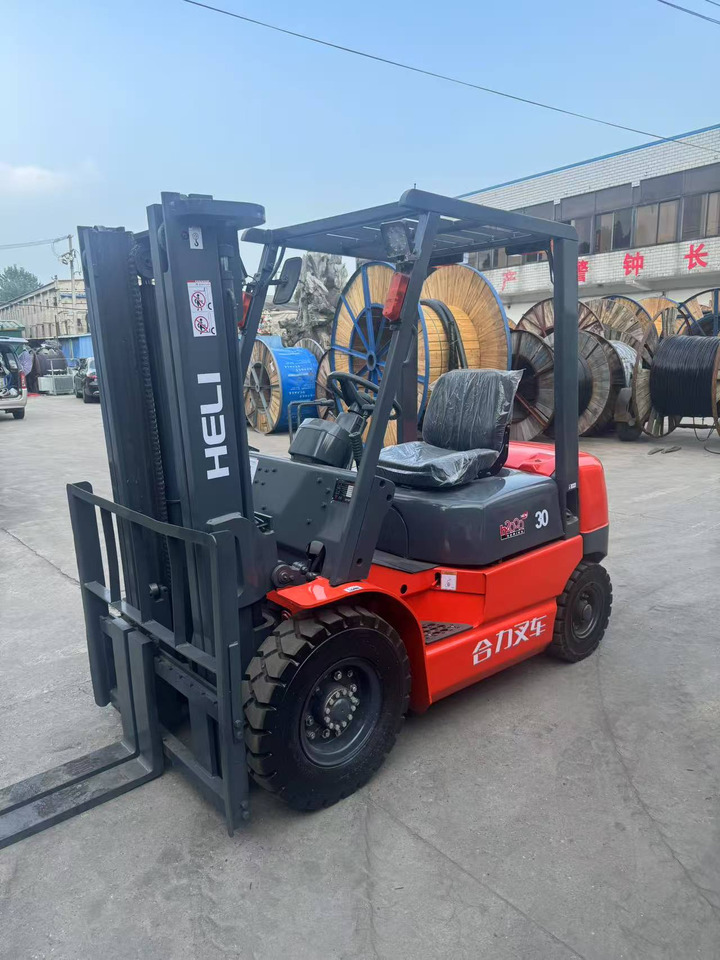 Heli stock new 2024 model 3T diesel forklift Customizable Mast & Clamp - Πετρελαιοκίνητο περονοφόρο: φωτογραφία 1 Heli stock new 2024 model 3T diesel forklift Customizable Mast & Clamp - Πετρελαιοκίνητο περονοφόρο: φωτογραφία 1