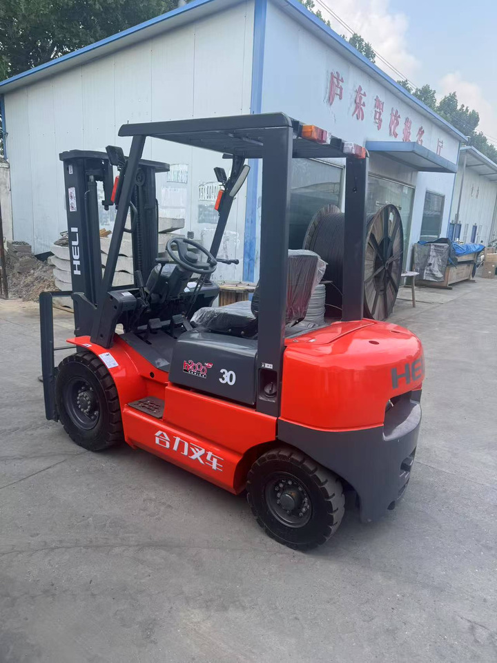 Heli stock new 2024 model 3T diesel forklift Customizable Mast & Clamp - Πετρελαιοκίνητο περονοφόρο: φωτογραφία 4 Heli stock new 2024 model 3T diesel forklift Customizable Mast & Clamp - Πετρελαιοκίνητο περονοφόρο: φωτογραφία 4