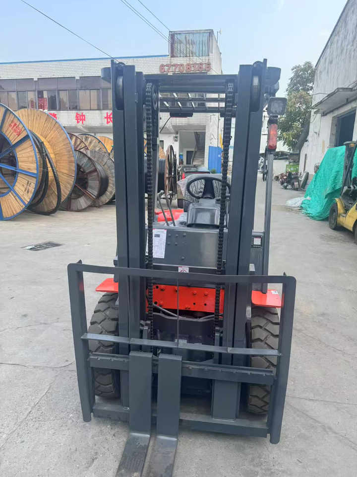 Heli stock new 2024 model 3T diesel forklift Customizable Mast & Clamp - Πετρελαιοκίνητο περονοφόρο: φωτογραφία 5 Heli stock new 2024 model 3T diesel forklift Customizable Mast & Clamp - Πετρελαιοκίνητο περονοφόρο: φωτογραφία 5