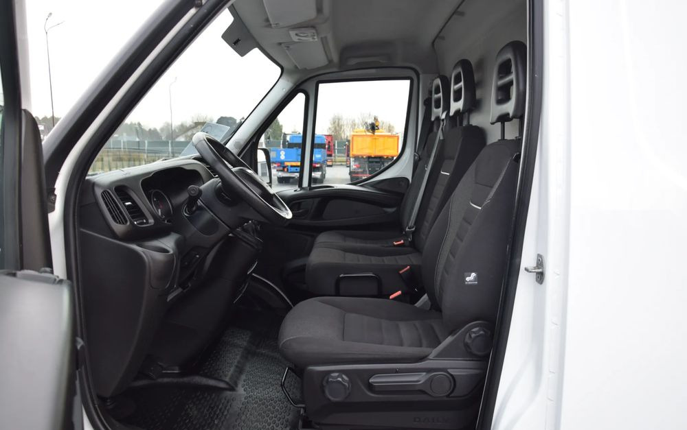 Βαν Iveco DAILY MAXI 35S14 / 2.3 - 140 KM / AUTOMAT HI-MATIC / NOWY MODEL / 3 OSOBY / DOSTAWCZE / BLASZAK / KAMERA COFANIA / TEMPOMAT / KLIMA / 2022 / SERWISOWANY / SPROWADZONY Z NIEMIEC: φωτογραφία 27