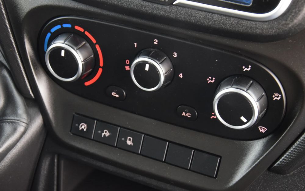 Βαν Iveco DAILY MAXI 35S14 / 2.3 - 140 KM / AUTOMAT HI-MATIC / NOWY MODEL / 3 OSOBY / DOSTAWCZE / BLASZAK / KAMERA COFANIA / TEMPOMAT / KLIMA / 2022 / SERWISOWANY / SPROWADZONY Z NIEMIEC: φωτογραφία 37