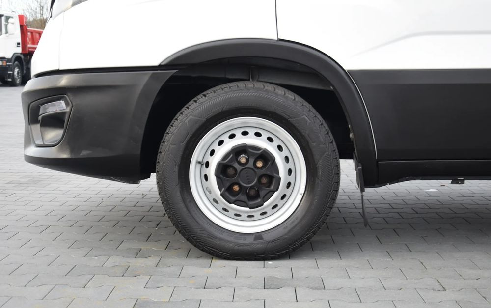 Βαν Iveco DAILY MAXI 35S14 / 2.3 - 140 KM / AUTOMAT HI-MATIC / NOWY MODEL / 3 OSOBY / DOSTAWCZE / BLASZAK / KAMERA COFANIA / TEMPOMAT / KLIMA / 2022 / SERWISOWANY / SPROWADZONY Z NIEMIEC: φωτογραφία 14