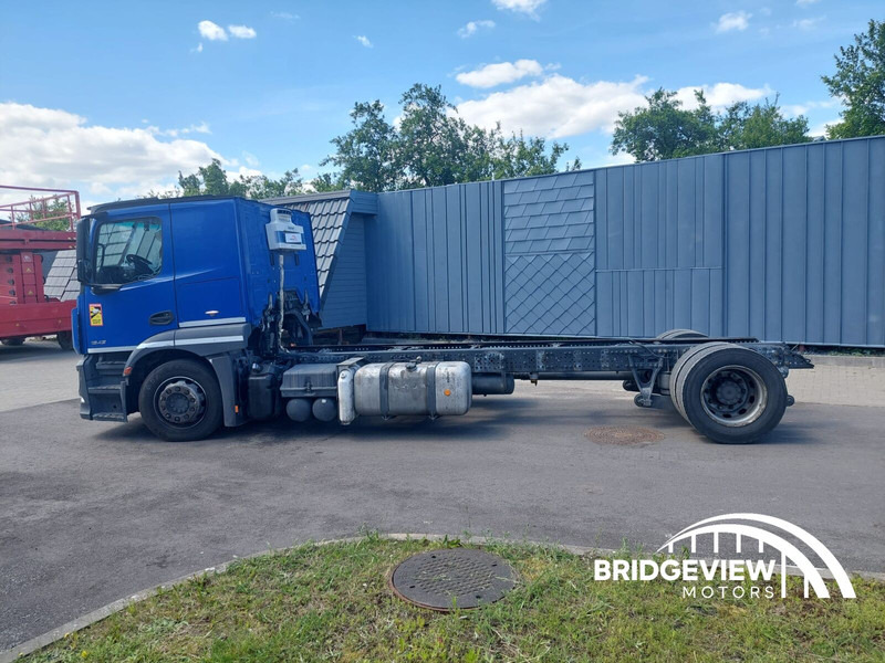 Mercedes-Benz Actros 1843 - Φορτηγό σασί: φωτογραφία 4 Mercedes-Benz Actros 1843 - Φορτηγό σασί: φωτογραφία 4