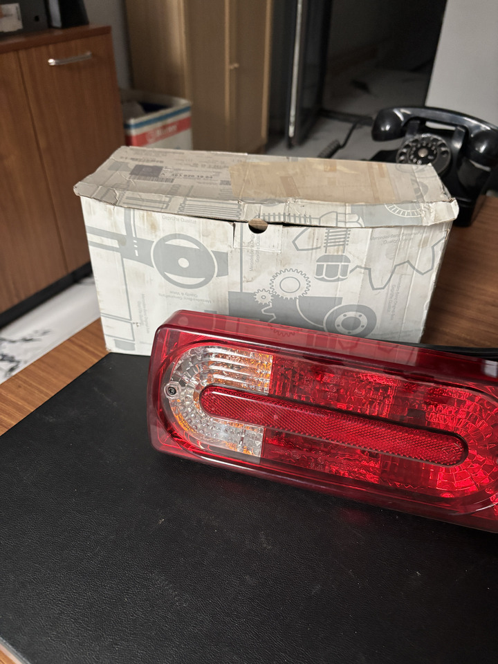 MERCEDES-BENZ G W463 G SERIES TAIL LIGHT - Φανάρι πίσω: φωτογραφία 2 MERCEDES-BENZ G W463 G SERIES TAIL LIGHT - Φανάρι πίσω: φωτογραφία 2