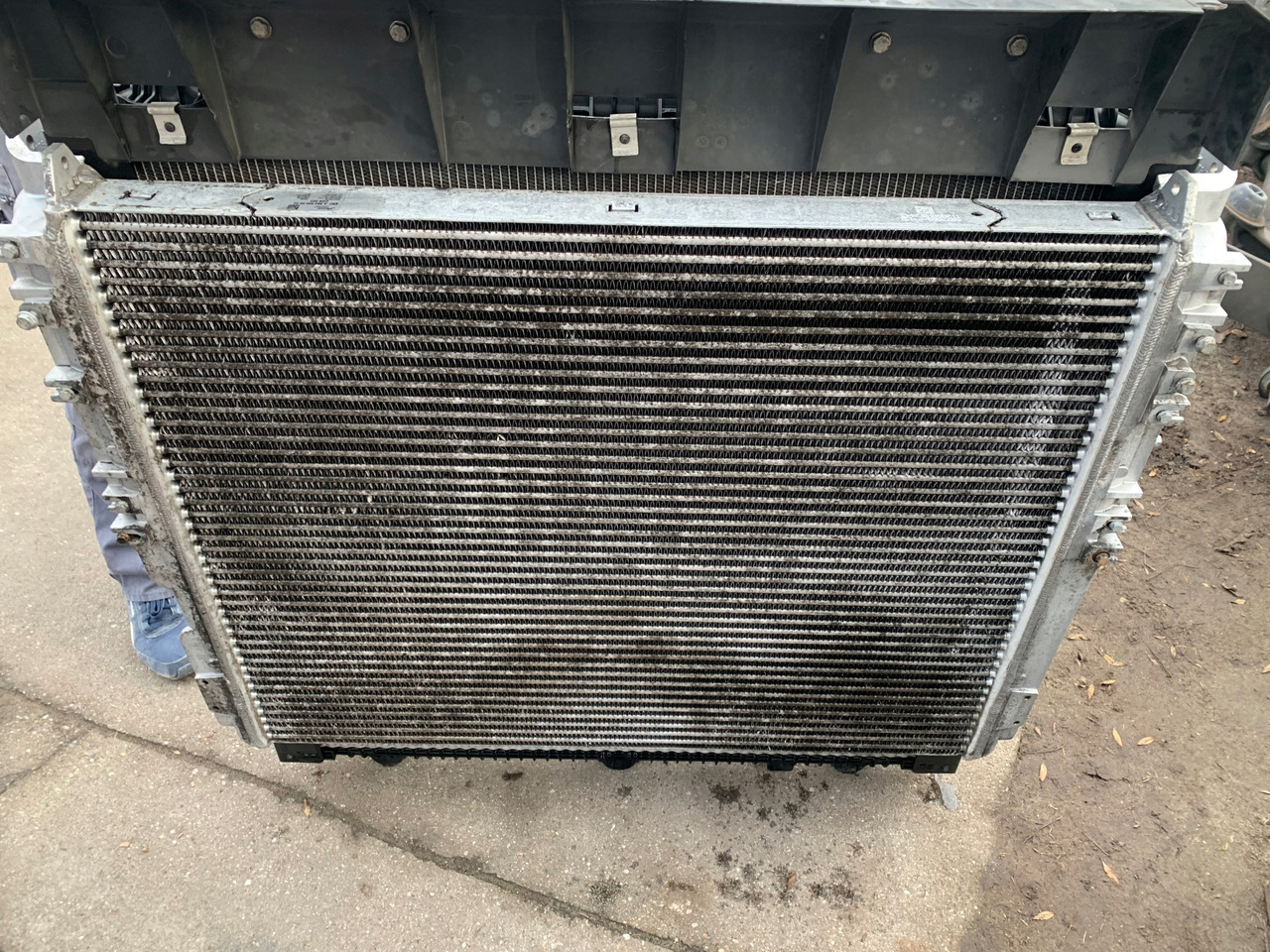 CHŁODNICA WODY POWIETRZA MERCEDES ACTROS MP4 MP 4 - Ψυγείο αυτοκίνητο για Φορτηγό: φωτογραφία 2 CHŁODNICA WODY POWIETRZA MERCEDES ACTROS MP4 MP 4 - Ψυγείο αυτοκίνητο για Φορτηγό: φωτογραφία 2