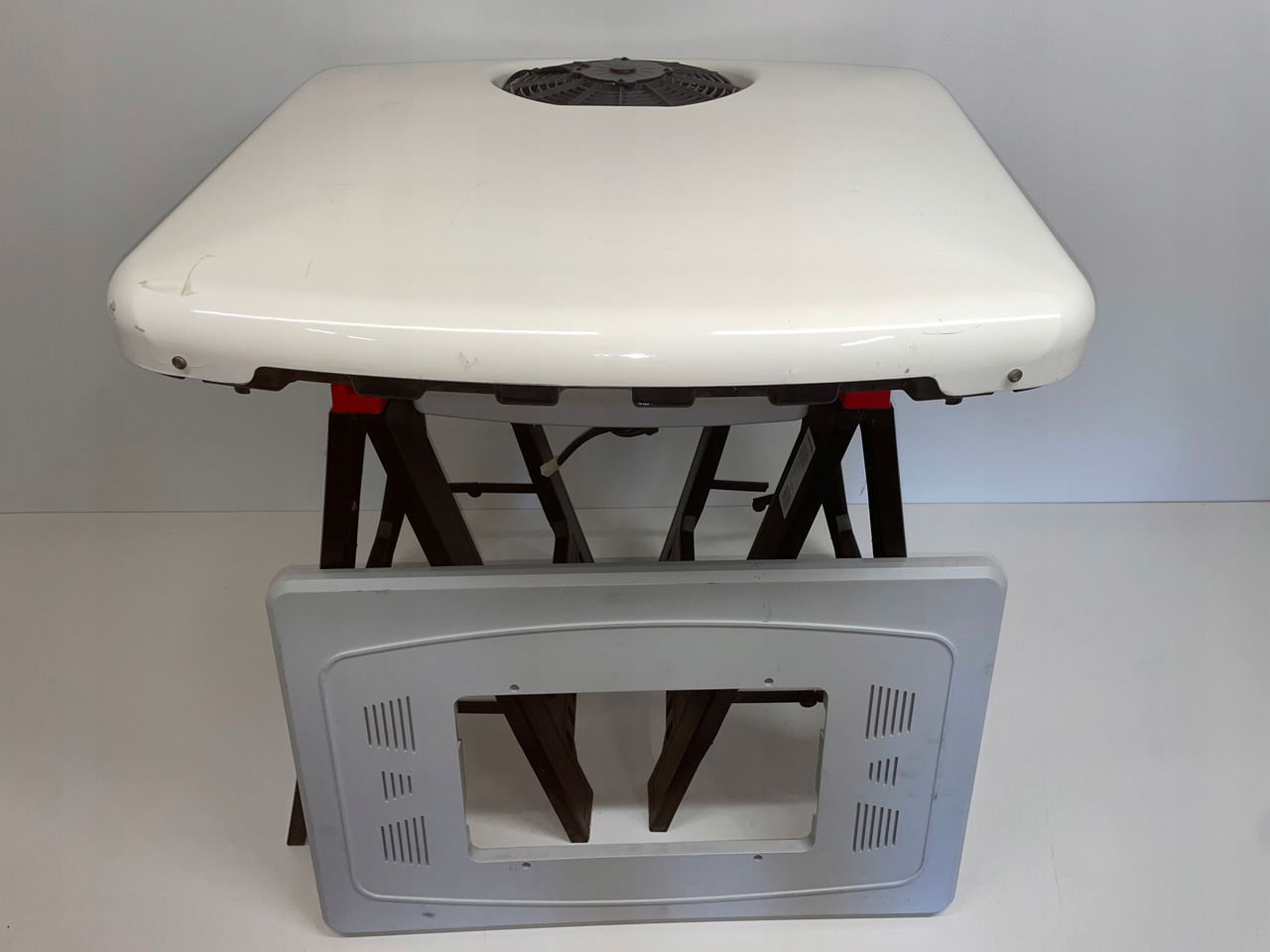 KLIMATYZACJA SLIMCOOL FACTORY PREP DAF MAN SCANIA - Κομπρεσέρ A/C για Φορτηγό: φωτογραφία 1 KLIMATYZACJA SLIMCOOL FACTORY PREP DAF MAN SCANIA - Κομπρεσέρ A/C για Φορτηγό: φωτογραφία 1