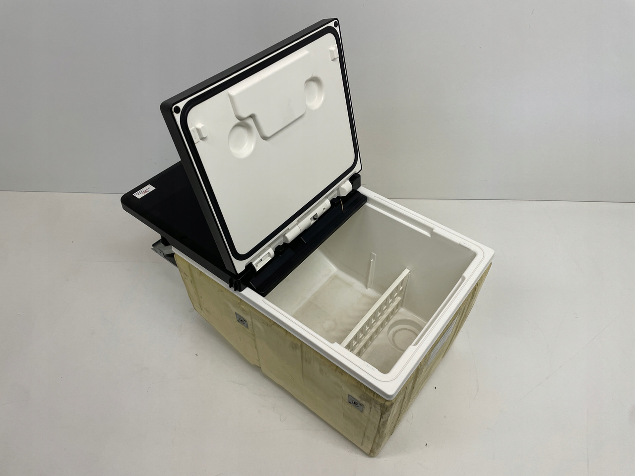 LODÓWKA CHŁODZIARKA MAN TGX EURO 6 81639106109 - Καμπίνα και εσωτερικό για Φορτηγό: φωτογραφία 2 LODÓWKA CHŁODZIARKA MAN TGX EURO 6 81639106109 - Καμπίνα και εσωτερικό για Φορτηγό: φωτογραφία 2