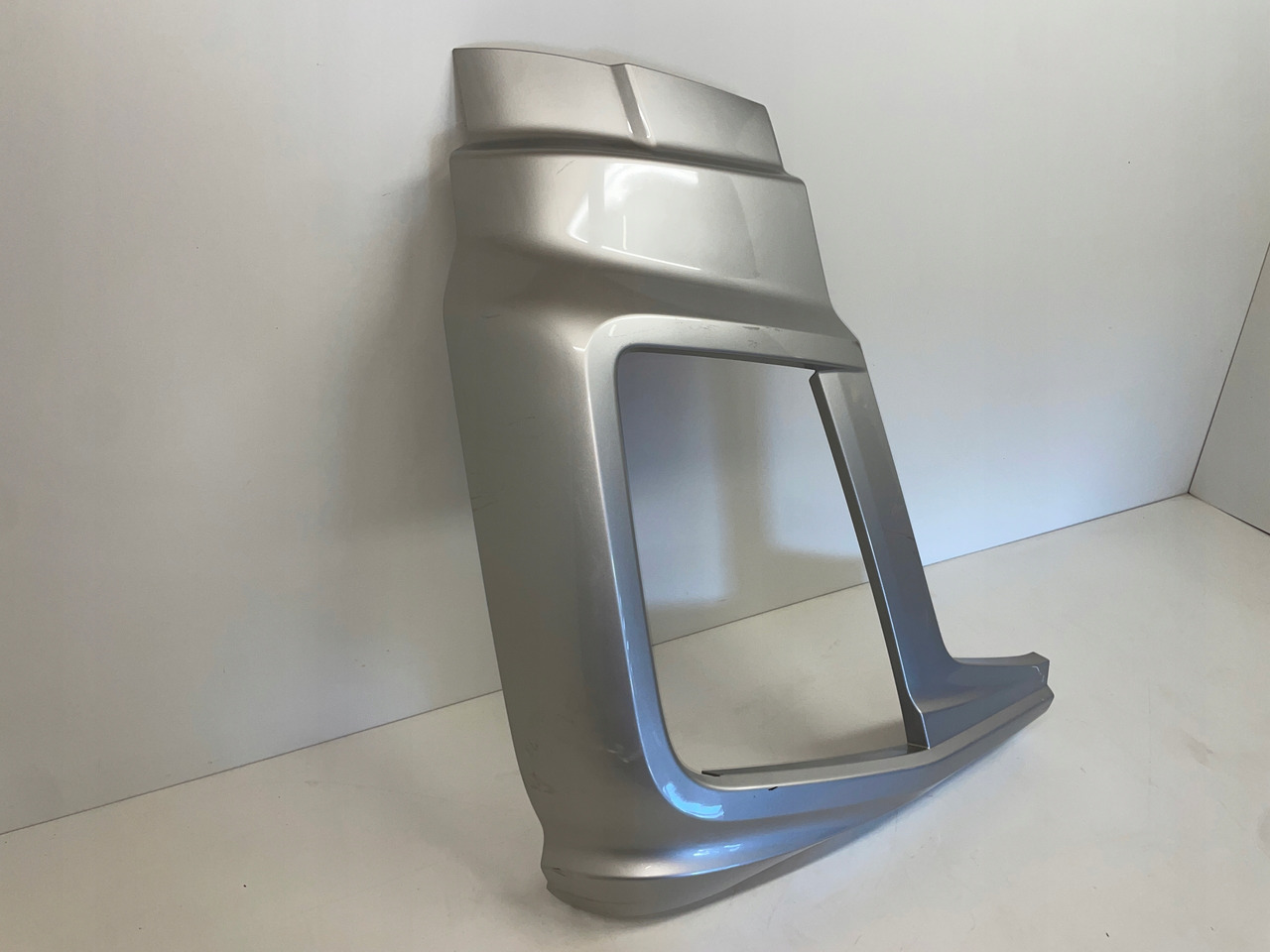 PRAWA OSŁONA OKULAR ZDERZAK FORD F-MAX JC46-17E950-A - Προφυλακτήρας για Φορτηγό: φωτογραφία 2 PRAWA OSŁONA OKULAR ZDERZAK FORD F-MAX JC46-17E950-A - Προφυλακτήρας για Φορτηγό: φωτογραφία 2