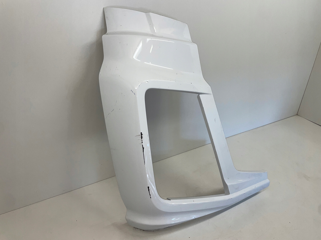 PRAWA OSŁONA OKULAR ZDERZAK FORD F-MAX JC46-17E950-A - Προφυλακτήρας για Φορτηγό: φωτογραφία 2 PRAWA OSŁONA OKULAR ZDERZAK FORD F-MAX JC46-17E950-A - Προφυλακτήρας για Φορτηγό: φωτογραφία 2