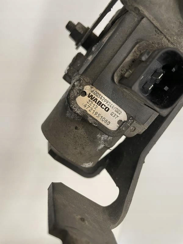 ZAWÓR CIŚNIENIA MERCEDES ACTROS MP4 A0054299244 - Ανάρτηση για Φορτηγό: φωτογραφία 5 ZAWÓR CIŚNIENIA MERCEDES ACTROS MP4 A0054299244 - Ανάρτηση για Φορτηγό: φωτογραφία 5