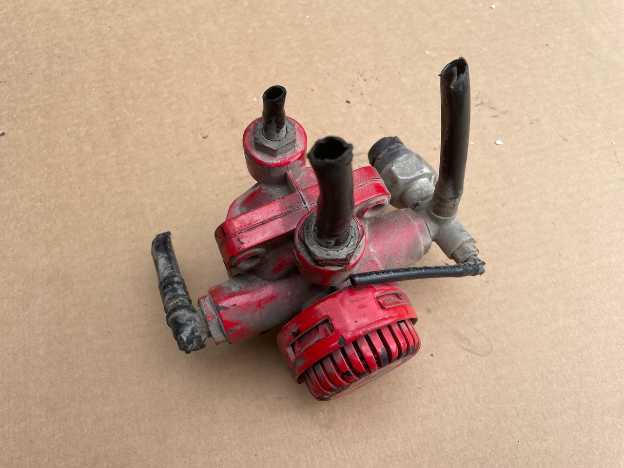 ZAWÓR HAMULCA RĘCZNEGO WABCO MAN TGX TGA TGS 81521166075 - Βαλβίδα φρένων για Φορτηγό: φωτογραφία 1 ZAWÓR HAMULCA RĘCZNEGO WABCO MAN TGX TGA TGS 81521166075 - Βαλβίδα φρένων για Φορτηγό: φωτογραφία 1