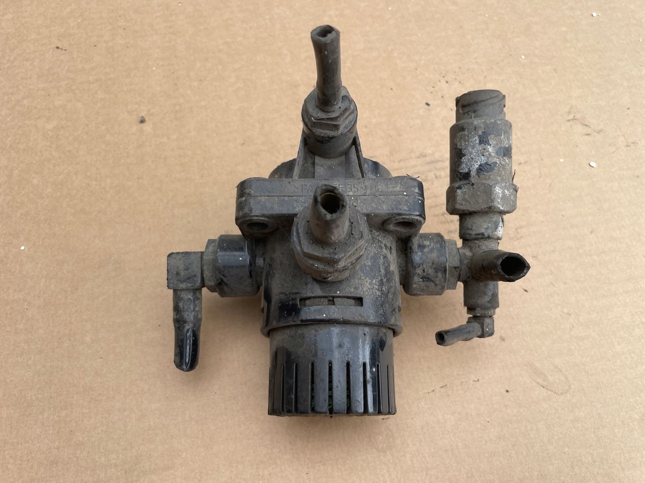 ZAWÓR HAMULCA RĘCZNEGO WABCO MAN TGX TGA TGS 81521166075 - Βαλβίδα φρένων για Φορτηγό: φωτογραφία 4 ZAWÓR HAMULCA RĘCZNEGO WABCO MAN TGX TGA TGS 81521166075 - Βαλβίδα φρένων για Φορτηγό: φωτογραφία 4