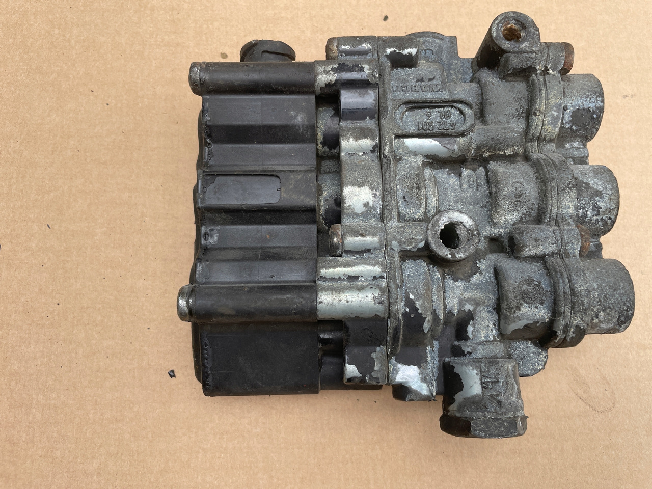 ZAWÓR PODUSZEK MERCEDES ACTROS MP 4 MP4 A0013270725 - Βαλβίδα φρένων για Φορτηγό: φωτογραφία 1 ZAWÓR PODUSZEK MERCEDES ACTROS MP 4 MP4 A0013270725 - Βαλβίδα φρένων για Φορτηγό: φωτογραφία 1