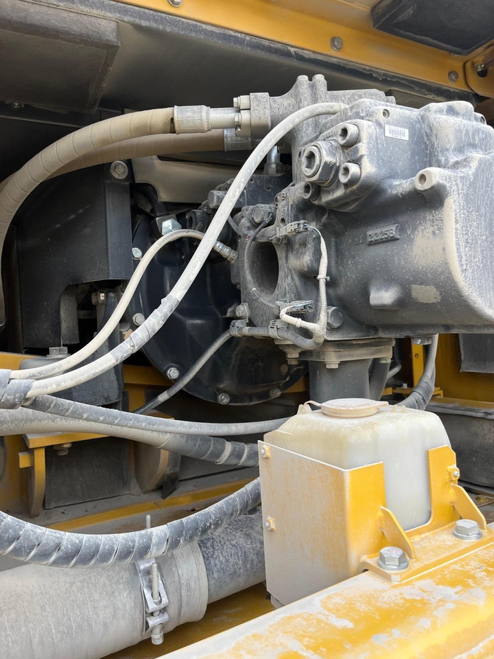 KOMATSU PC450 - Ερπυστριοφόρος εκσκαφέας: φωτογραφία 3 KOMATSU PC450 - Ερπυστριοφόρος εκσκαφέας: φωτογραφία 3