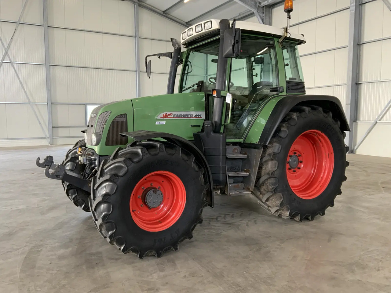 Fendt 411 Vario - Τρακτέρ: φωτογραφία 1 Fendt 411 Vario - Τρακτέρ: φωτογραφία 1