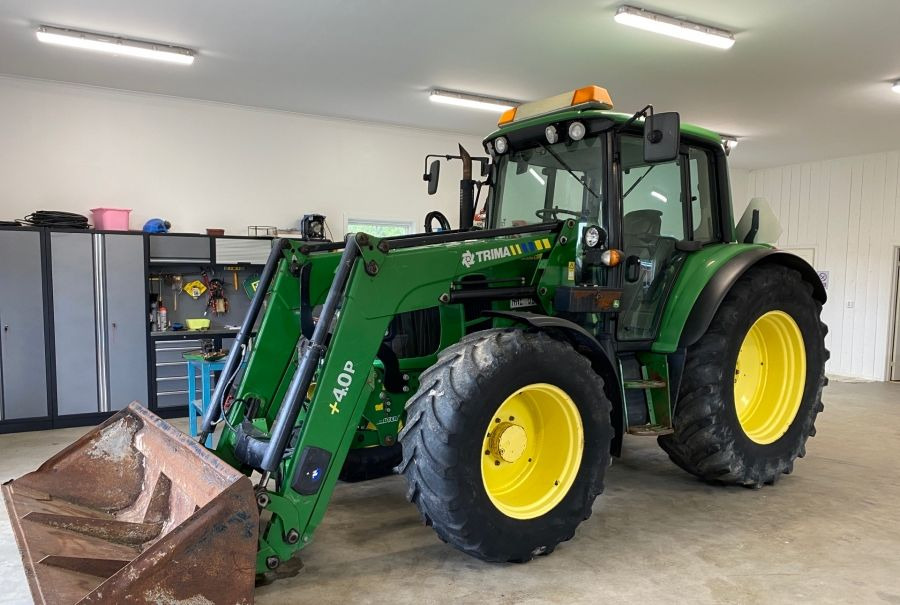 John Deere 6330 Premium - Τρακτέρ: φωτογραφία 1 John Deere 6330 Premium - Τρακτέρ: φωτογραφία 1
