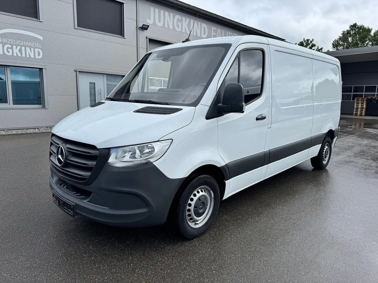 Mercedes-Benz Sprinter 215 CDI Flach Lang Klima FWD - Βαν: φωτογραφία 1 Mercedes-Benz Sprinter 215 CDI Flach Lang Klima FWD - Βαν: φωτογραφία 1