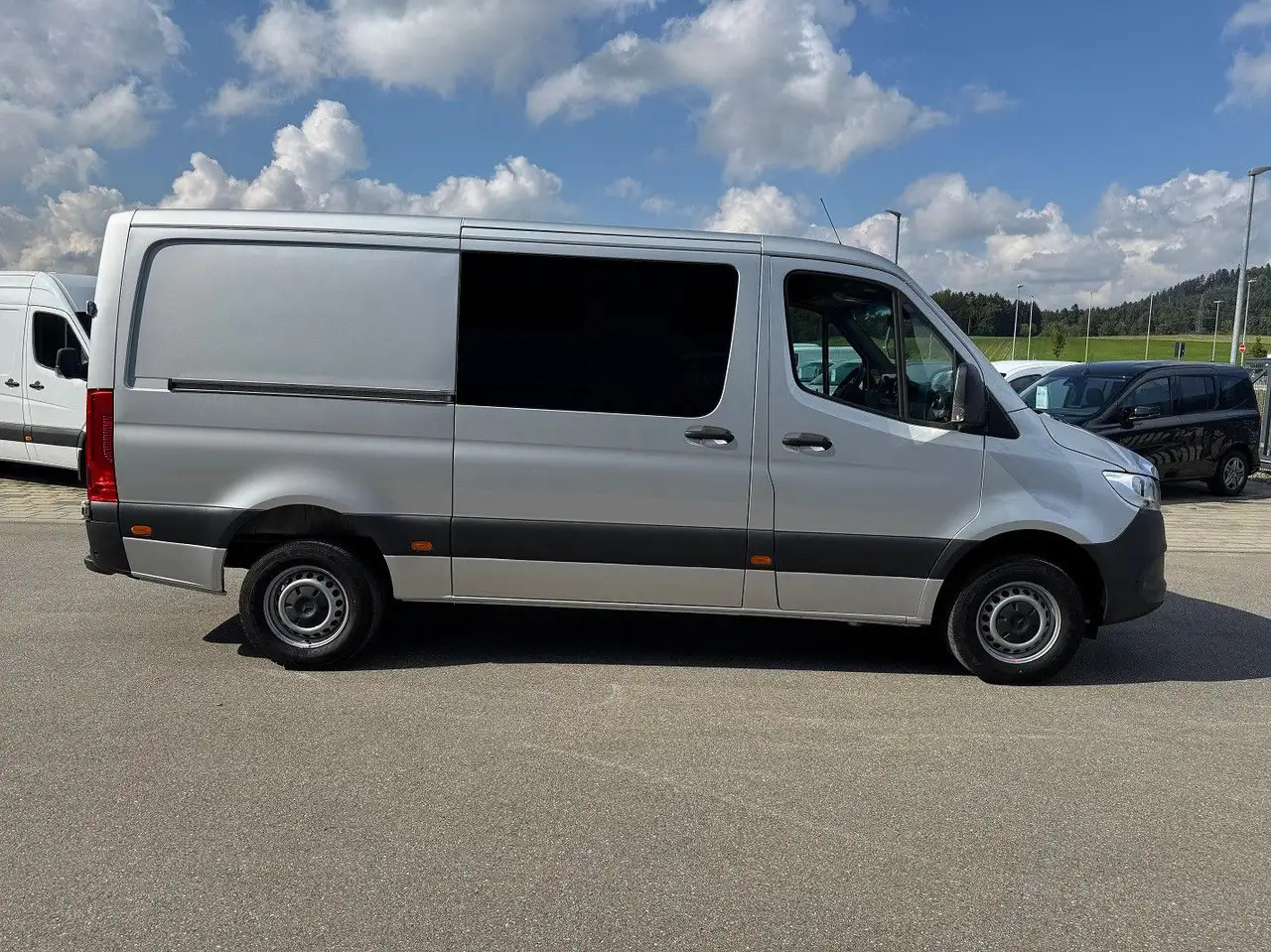 Mercedes-Benz Sprinter 317 CDI Lang Silber MBUX RWD Klima - Βαν: φωτογραφία 4 Mercedes-Benz Sprinter 317 CDI Lang Silber MBUX RWD Klima - Βαν: φωτογραφία 4